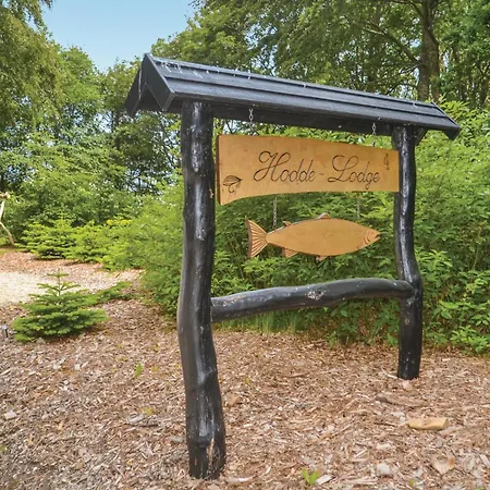 Hodde With Fireplace *