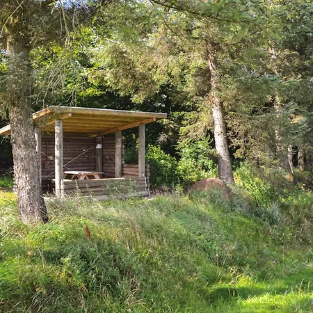 Hodde With Fireplace Casa de Férias